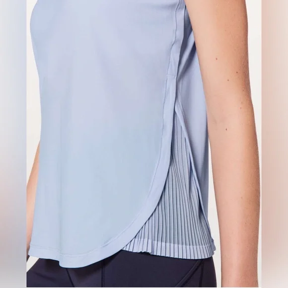 NWOT Lululemon Just Pleat It Short Sleeve Shirt Cool Breeze Size 6 - Picture 4 of 12